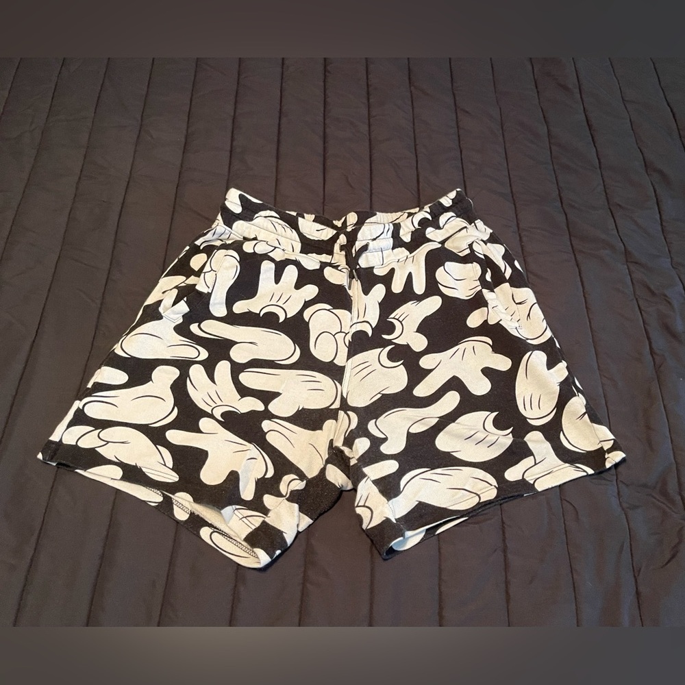 H&M Disney Mickey short pants